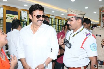 Venkatesh Inaugurates Ramraj Cotton Showroom